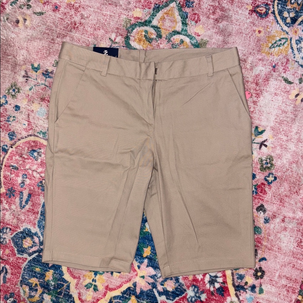 Izod Women's Khaki Bermuda Shorts NWT Size 9